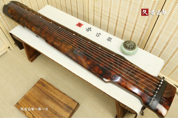 甘孜藏族自治州收藏级古琴【犀牛皮纹仲尼式】